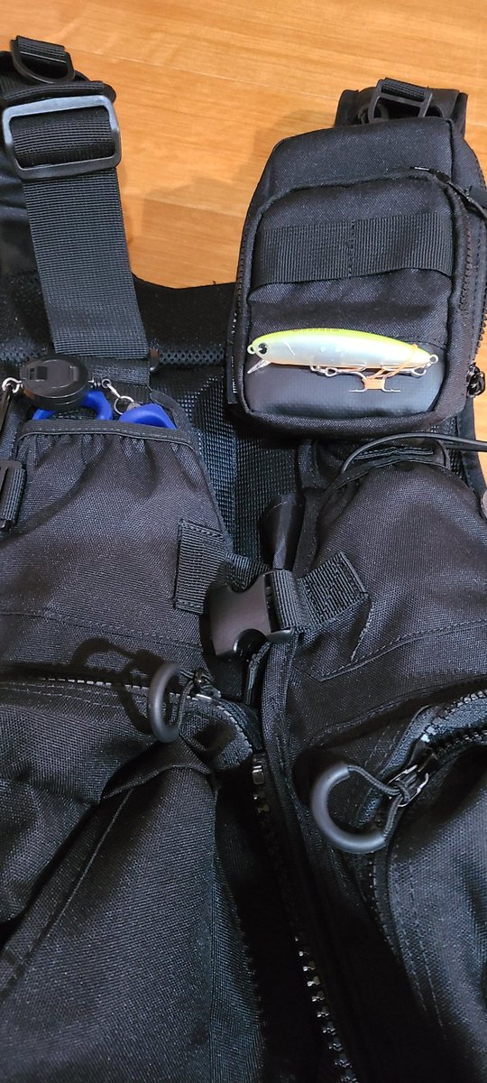 Ao_sea04's tweet image. ベストに着けるポーチ購入
実際使用感は、ルアー交換がめちゃくちゃ便利🎵マグネットがGOOD👍️
買って良かった☺️
すっかりお気に入りになりました🎵
#fimoショップ
#オリジナルポーチver3