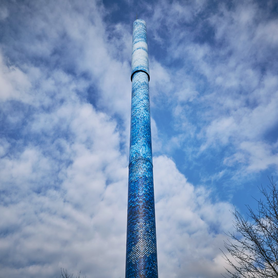 <a href="/VilledeBussy/">Ville de Bussy</a> et <a href="/Quai_36/">Quai 36</a>, ainsi que les Buxangeorgiennes et Buxangeorgiens ont sélectionné l’artiste <a href="/mmerletbriand/">Mathieu Merlet Briand</a> pour la création d’une œuvre d’art ambitieuse autour de l'antenne-relais du quartier paysager du Golf. 
youtube.com/watch?v=NFWyUO…
<a href="/totemtowers/">TOTEM</a>
📸 ©@sylvainvesco