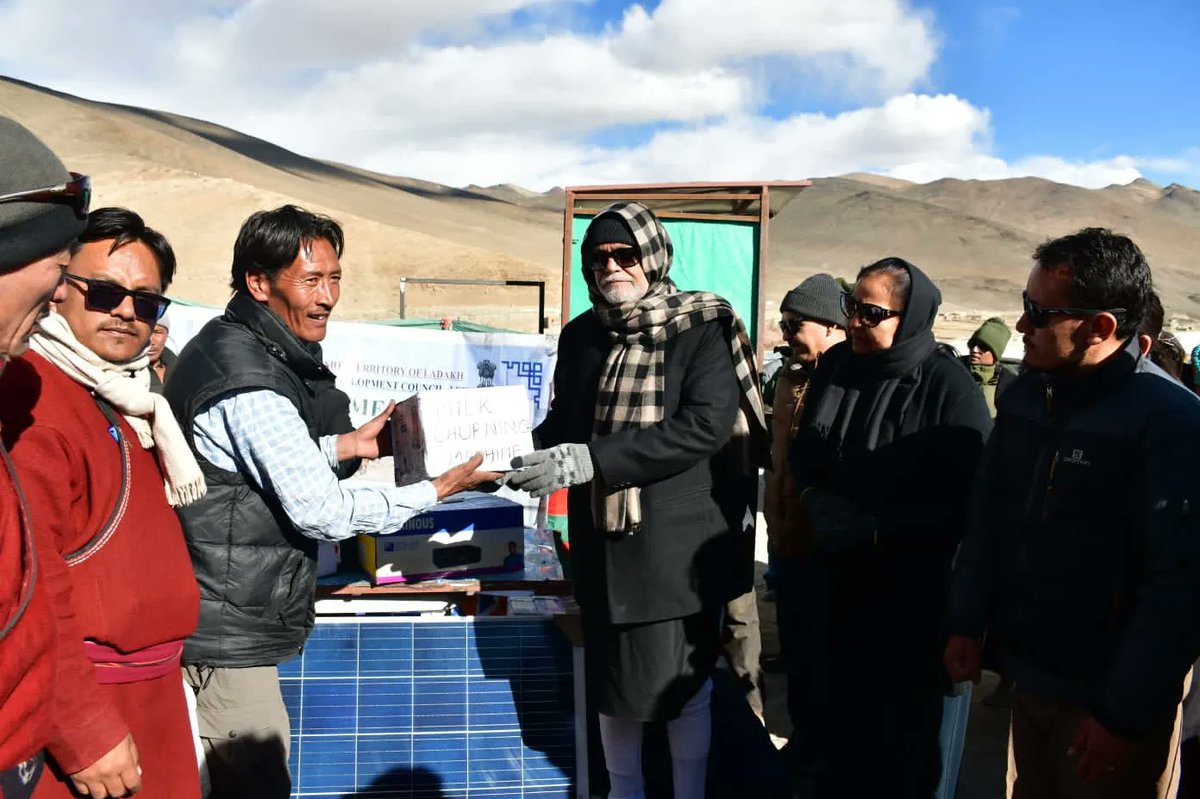 PRupala's tweet photo. Delighted to interact with the local yak, sheep, goat herders. 

Distributed Yak shearing machine using solar power and portable tents for the nomadic population of Phobrang Village. https://t.co/ULZitDPeyk