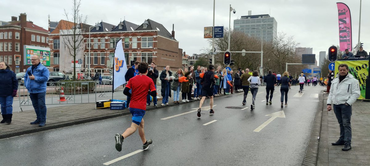 cnuijts's tweet image. @VVDDenHaag kijken we terug op een mooi weekend campagne voeren. Zaterdag samen met #Rutte in gesprek met inwoners en ondernemers. Zondag tijdens #cpcloop kwamen @DilanYesilgoz  @ingridmichon en @UlysseEllian onze Haagse Helden een hart onder de riem steken. #vvd #PS2023