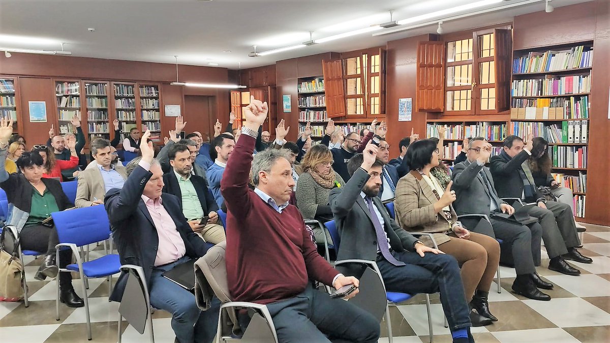 C_ESCOLAR_AND's tweet photo. Celebramos pleno en el Consejo Escolar de Andalucía y se aprueban nuestros informes del Sistema Educativo y de Coeducación. También la memoria de actividades 2022 y la programación prevista para 2023, que trae la agenda cargada. Con @el_padul  @TeresaIllescase @santiagoaguero https://t.co/wldGIrmKw2