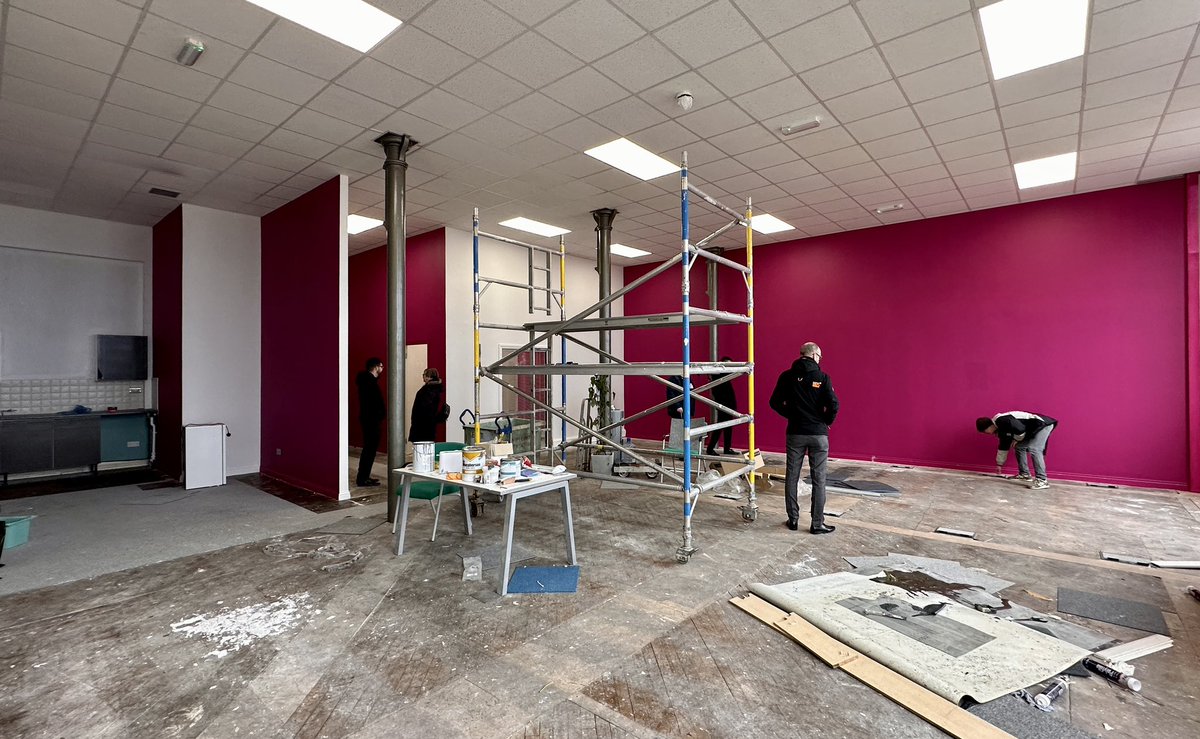 garyckerr's tweet image. Paid an advance visit to my new office at @AbbeyMillBusCtr 
It’s coming along really nicely, amazing view too 
#poshpurple #newstart #stepchange #business @EPMSolutionsUK
