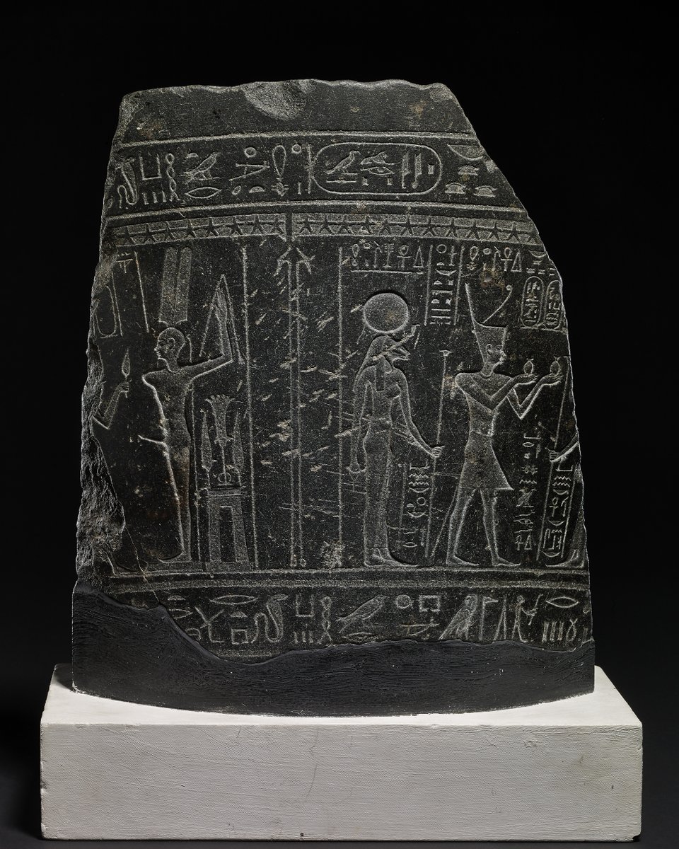 Here’s a Monday morning wake-up call from a 2000-year-old alarm clock ⏰

This carved piece of basalt is a fragment of a clepsydra – an ancient Egyptian water clock which measured the passing of time using the flow of water from a vessel ow.ly/Fj6k50MXOma