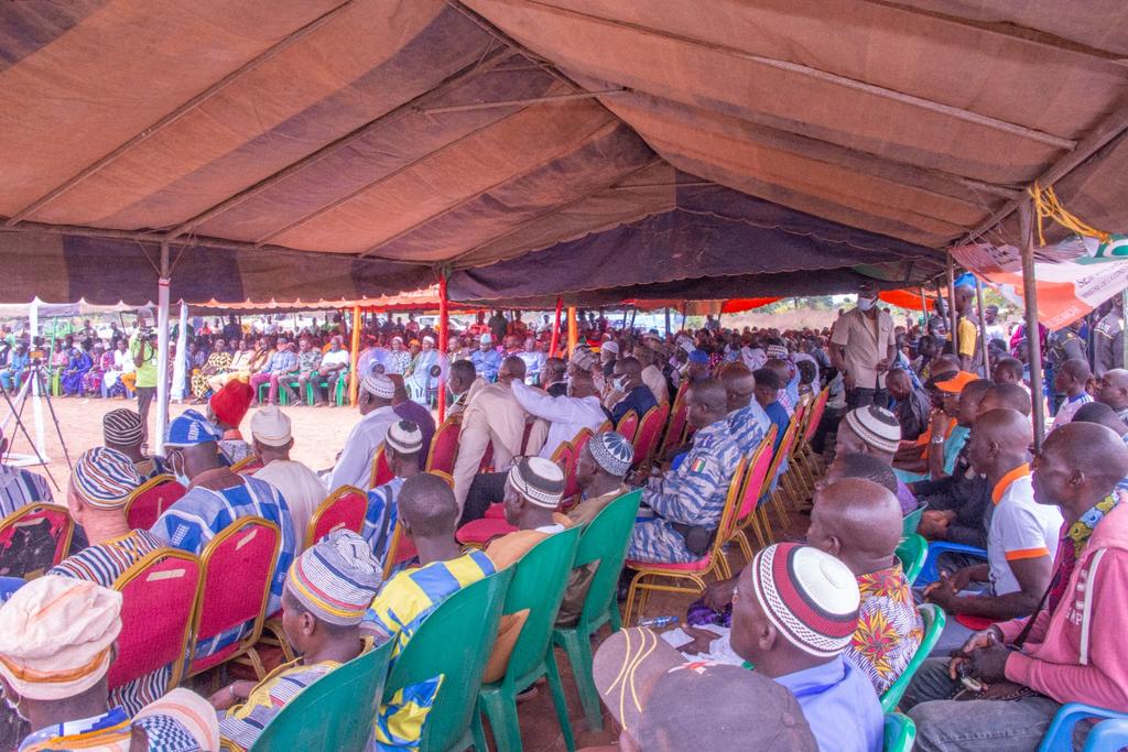 ActionsBnk's tweet photo. Le Min @Bruno_N_Kone a parrainé samedi dernier, la célébration du Mahouloud par la communauté musulmane Ançar dine de l'Imam Tao, à #Nagakhaha.  A cette communauté, le Min a demandé de faire des prières pour la cohésion entre les filles et fils de la Bagoué. https://t.co/unxoyovn1h