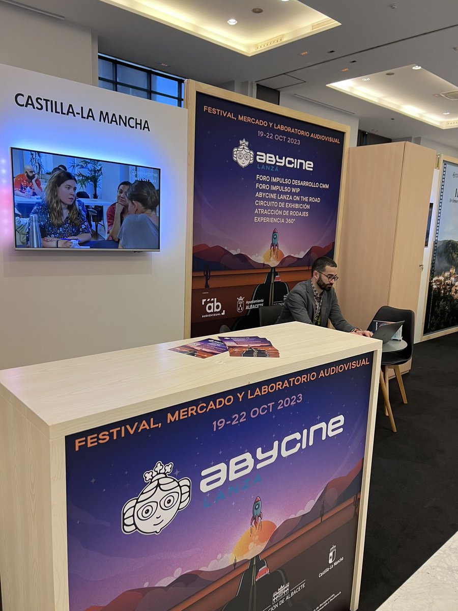 abycine's tweet photo. Inauguramos nuestra zona de atención en @MAFIZMalaga para promocionar #abycinelanzq #abaudiovisual y el talento local. https://t.co/ZJLPbRzjlg