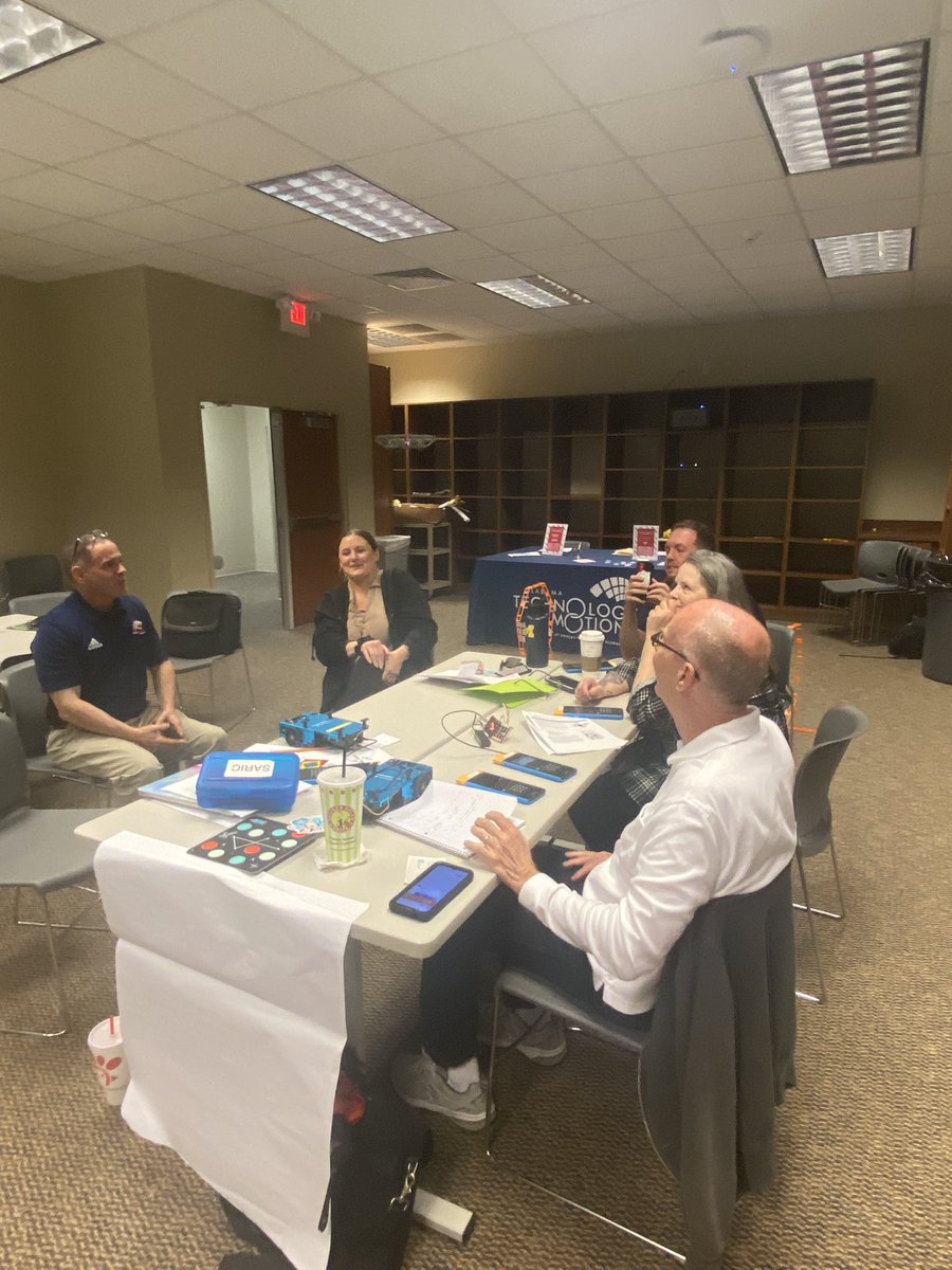 vwilsonmcpss's tweet photo. Last week was an amazing week in MCPSS - Murphy High School 5k, Texas Instrument coding training, Citronelle Center for Advanced Technology tour, and much more. This week will be another great week as Juniors ace the ACT on Tuesday.  #mcpss https://t.co/0oUQuZTu52