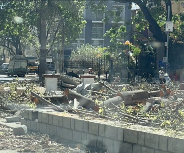 Basavangudi is filled with heritage and cultural structures. These are not just buildings but a big part of our identity. 

Very very saddened to see this beautiful heritage structure demolished for no apparent reason. 

Felt like we all lost a piece of our childhood 

 @BBMPCOMM
