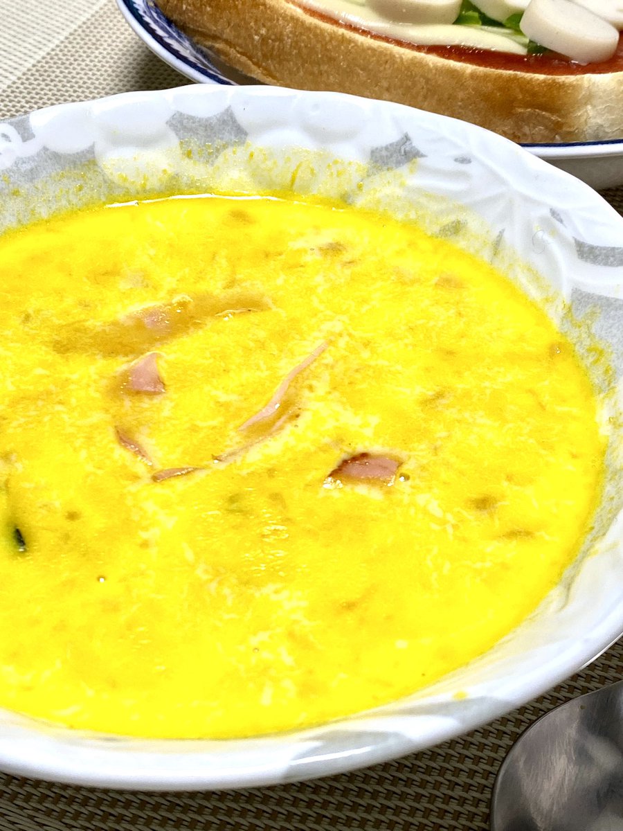 ようやく自分の夕飯

ミキサーなしのかぼちゃポタージュ https://t.co/kqB1cPEhFP