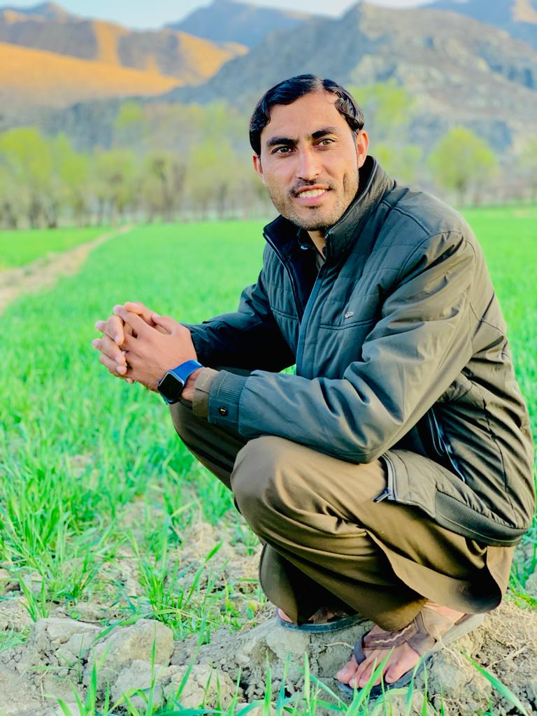 Samandar Niazai (@saeedgul01) on Twitter photo یار مې نه دی په کیسه کې،او زه غلی ورته ناست یم
ژوند انګار دی په کاسه کې،او زه غلی ورته ناست یم
ایاس ملا
#ژوند #رنګونه #سپرلی
<a href="/Saeedgul01/">Samandar Niazai</a> یار مې نه دی په کیسه کې،او زه غلی ورته ناست یم
ژوند انګار دی په کاسه کې،او زه غلی ورته ناست یم
ایاس ملا
#ژوند #رنګونه #سپرلی
<a href="/Saeedgul01/">Samandar Niazai</a>