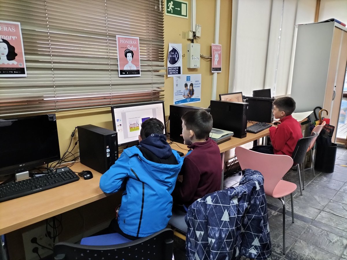 Cdtlsomiedo's tweet photo. Talleres #TIC #Menores En #CDTL #Somiedo de la semana pasada con alumnos de 4° 5° 6° Presentaciones didácticas #geografía e #INTERNET   y 1°2° Y 3° Procesador de textos creación de  relatos e   #Internet #molanlastic @SCTAsturias #concejosconciencia https://t.co/kXpaDG9m5G