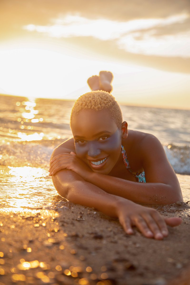 nyokafimacharia's tweet photo. These pictures were taken by a talented photographer by the name #Thabit during the sunrise in Lake Turkana. This beach is in a small town called Loropio which comes from the word “Eropi” that means “FLOWING”

Thread… https://t.co/3zAhqsE5Mr