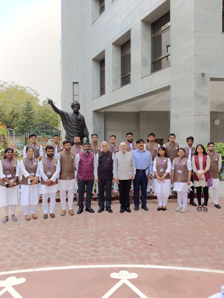 mit_sog's tweet photo. The students of MPG Batch 18 visited Vivekananda International Foundation on 13th March. They learnt about the importance of dialogue in dispute resolution globally and the role played by Bharat as a responsible world power.
.
.
.
#MITSOG #MIT #MITWPU #MPG18 #MPG #Delhi #India https://t.co/qS62i6cvtK