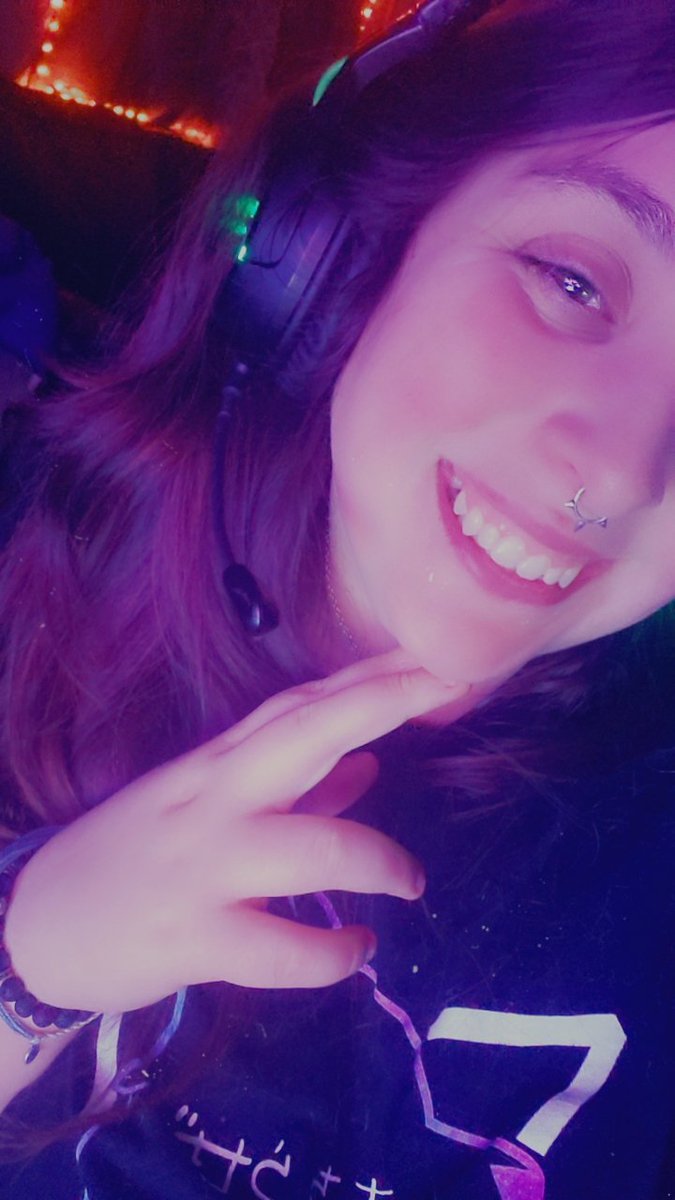 SmileEmptySouls's tweet photo. Been a hot minute since I showed my face. Hello loves. #Selfie #TwitchStreamers #twitchaffiliate #femalegamer #DeadbyDaylight #Phasmophobia https://t.co/oICcJQOloT