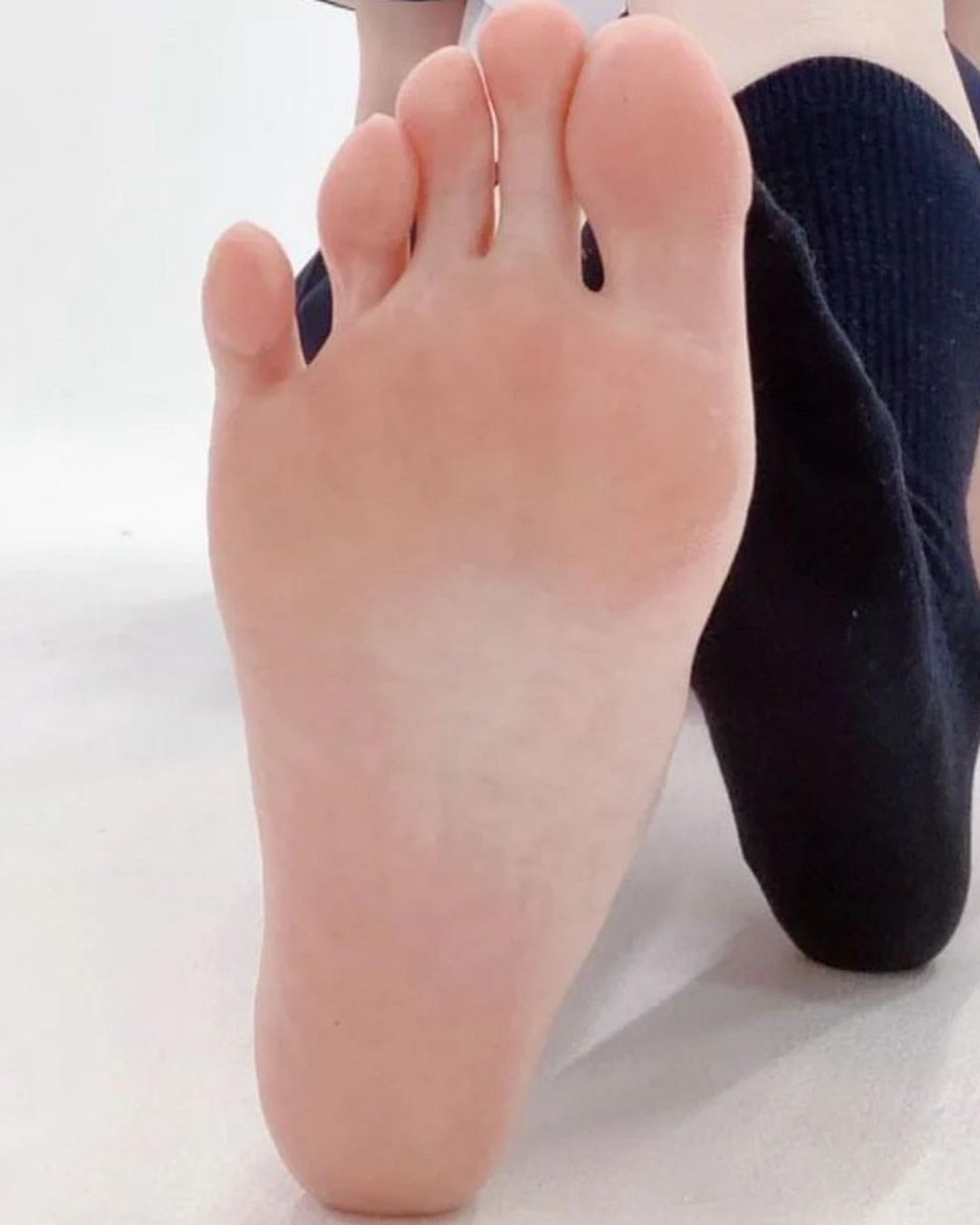 FootEnjoyers's tweet photo. #足 #足裡 #足裏 #足の裡 #腳フェチ #足フェチ #足フェチ #フェチ #腳フェチ #腳先 #裸足 #生足 #美腳 #腳 #美足 #戀足 #足控 #足模 #美腿 #足底 #腳底 #foot #feet #toe #asiafeet #feetfetish #feetgirls #footworship #footfetish #soles #barefoot https://t.co/rH6rWq0VHF