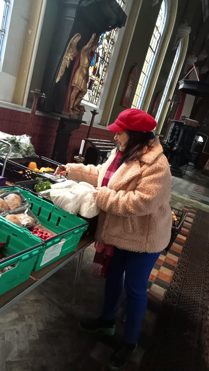 WANDCharityUK's tweet photo. Last weeks food distribution! Another great success thank you to our donors and volunteers! 🥖🍅🍽️

Join us at our food bank every Tuesday between 11am-2pm at St Michaels Church W10 5SR, everybody welcome🙌🏼❤️

#fabriquebakery #foodbank #bloodygoodperiod #cityharvestlondon https://t.co/pmMXPe6BDS