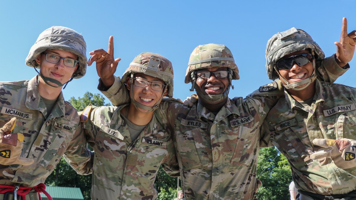 “Some people want it to happen, some wish it would happen, others make it happen.” ~ Michael Jordan

How are you accomplishing your goals today? 🗣️ ⬇️

#MotivationMonday | #LeadershipExcellence 

<a href="/TRADOC/">U.S. Army TRADOC</a> | <a href="/CG_ArmyROTC/">Brig. Gen. Maurice Barnett</a> | @DCO_ArmyROTC