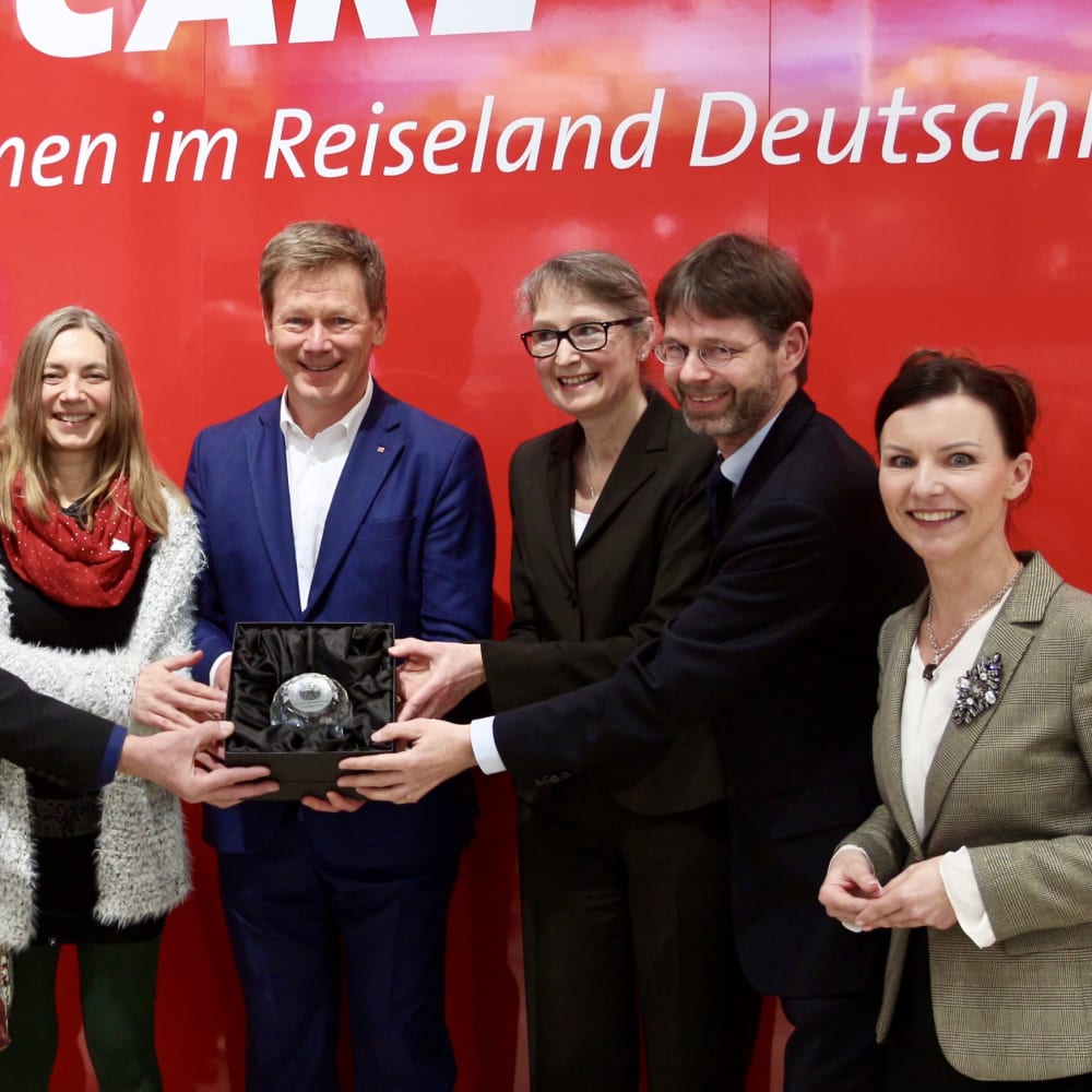 Hochkarätige Auszeichnung für 'Fahrtziel Natur': Barnimer Land freut sich über Ehrenpreis vom Tourismusausschuss des Deutschen Bundestags https://t.co/LW88jVSHIO https://t.co/3cqu60E3t8