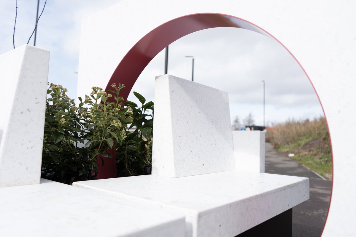AaronLaw92's tweet photo. The wonderful Sam Williams (of Coventry no less) has created this planter/bench/sculpture for the new station. It's on the bus interchange side. More coming soon to the station itself. ๐ #CreativeGiants @coventrycc @AvantiWestCoast @WestMids_CA @TransportForWM #coventry https://t.co/SA9JZ0EZQU