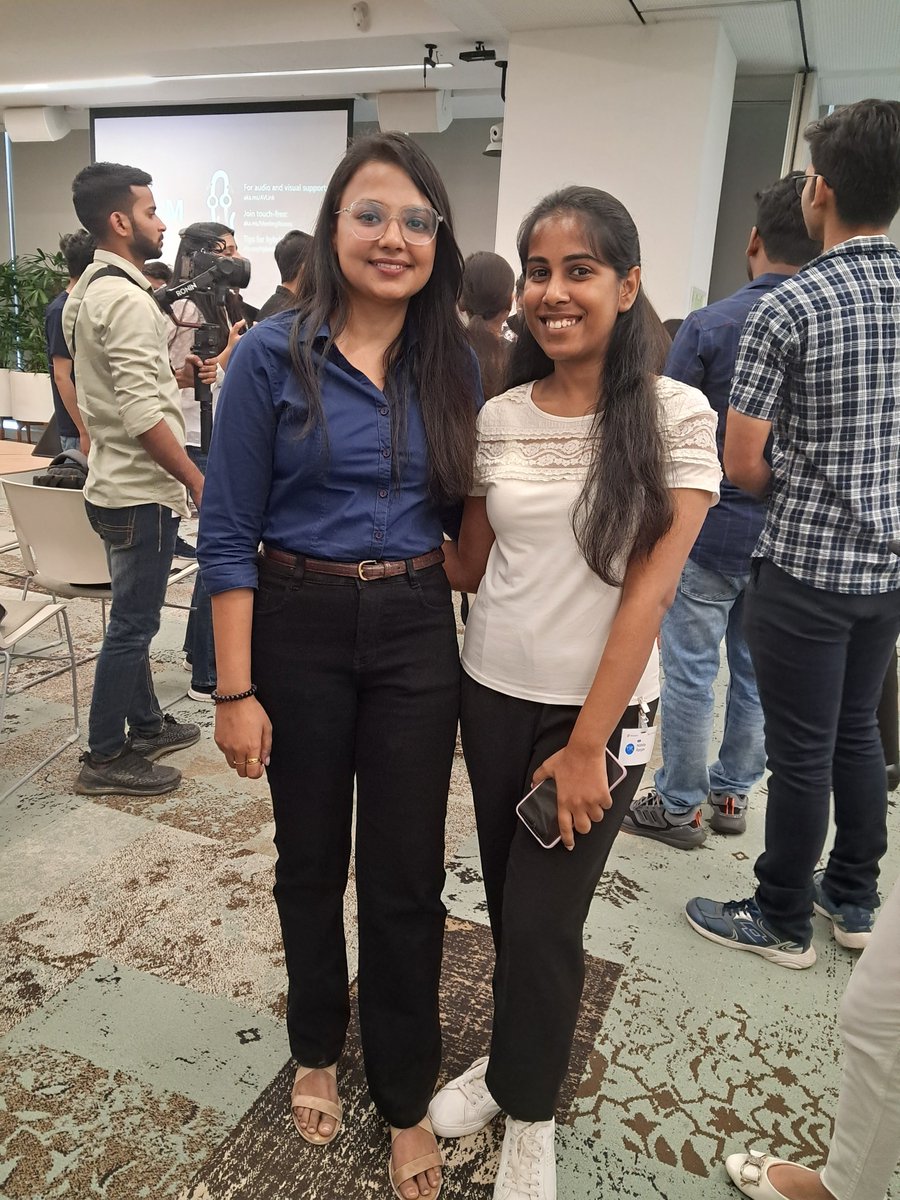 NishitaRanjan1's tweet photo. Posting some more pictures from Azure Open Source Day Event.
@roopal_mittal21 ✨
#Azure #SheBuildsOnAzure #Microsoft #azdevindia #AzureOpenSourceDay https://t.co/zi9fhLkWrs