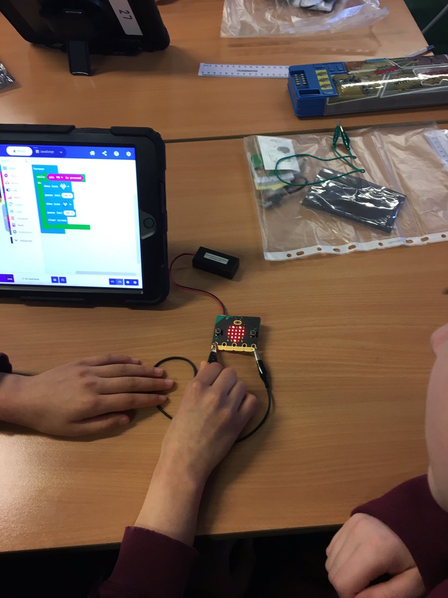 StThomasMoray tweet media