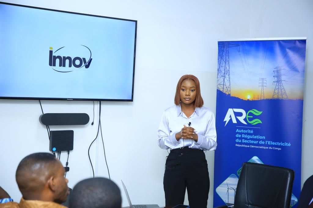 kebantima_medi's tweet photo. 8mars 2023, journée internationale des droits de la femme. 
J’ai eu à échanger et présenter mon entreprise @Innov_Drc aux représentants de l’@AREDRC1 dirigée par Mme @NgalulaPe 
Cet échange avait pour but de promouvoir la femme travaillant dans le secteur de la tech et du digital https://t.co/MLYVvCc0Lz