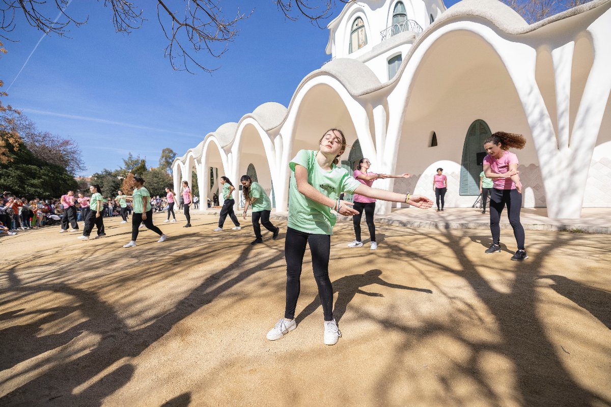 DansaMetropol_'s tweet image. 🤩 Aquest cap de setmana ja hem pogut gaudir de les primeres propostes del projecte #Liminar del #DansaMetropolitana! 

🔜 Properes actuacions:

👉 Sant Cugat, Granollers, Sabadell, Cornellà, Granollers i Barcelona.

🙌 Us hi esperem!

📸 @alberturiach

dansametropolitana.cat/ca/projecte-li…
