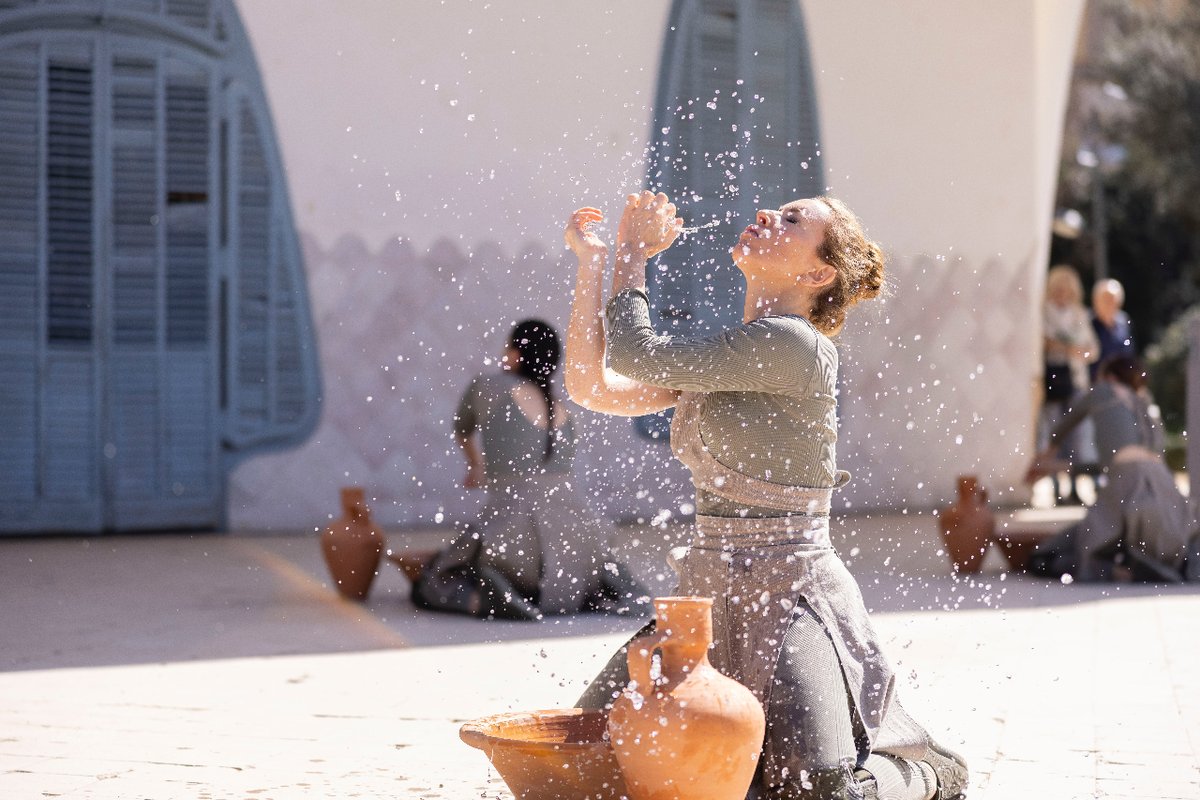 DansaMetropol_'s tweet image. 🤩 Aquest cap de setmana ja hem pogut gaudir de les primeres propostes del projecte #Liminar del #DansaMetropolitana! 

🔜 Properes actuacions:

👉 Sant Cugat, Granollers, Sabadell, Cornellà, Granollers i Barcelona.

🙌 Us hi esperem!

📸 @alberturiach

dansametropolitana.cat/ca/projecte-li…