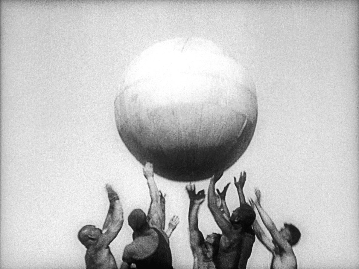 In Spring is an avant-garde look at life in Kyiv, 1929.

@carmenchloie catches up with Ukrainian musicians Roksana Smirnova and Misha Kalinin, ahead of their live score for the film at @HippFestScot

theskinny.co.uk/film/interview…