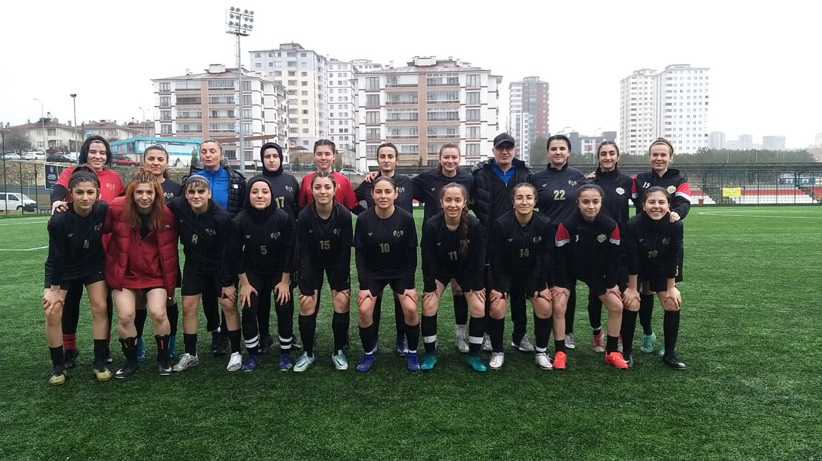 nurettinalpp's tweet photo. Bursa Soğanlı Kadın Futbol Takımı https://t.co/j1BxAdMr5n