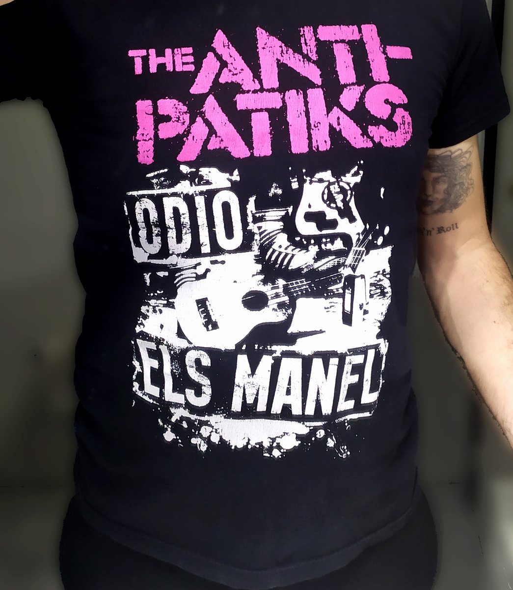 Avui fa un bon dia per lluir aquesta samarreta. <a href="/TheAntiPatiks/">The Anti-Patiks</a>