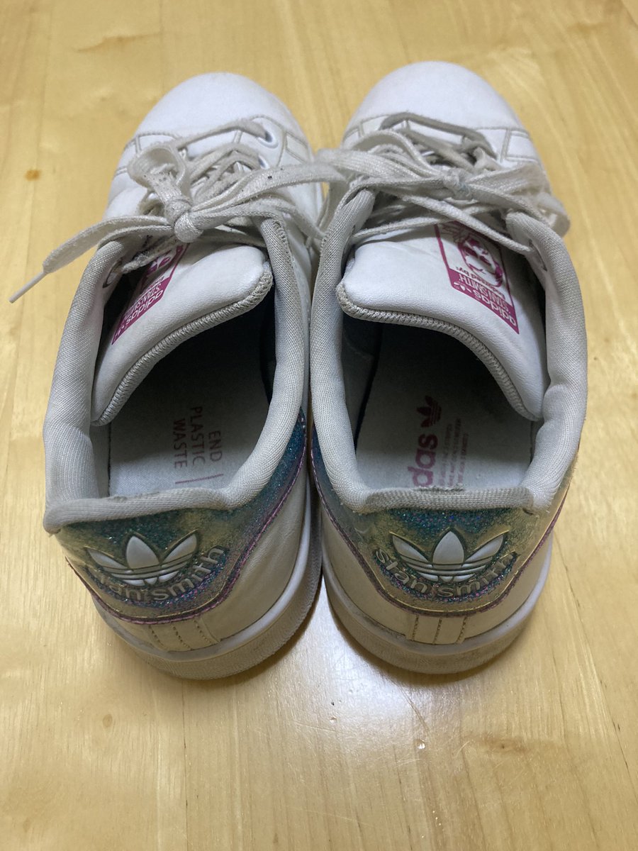 ue0fga's tweet photo. また新しいスタンスミス貰うことができました！
この子の匂い好きなので興奮してます😊 https://t.co/noSQ18aAtl