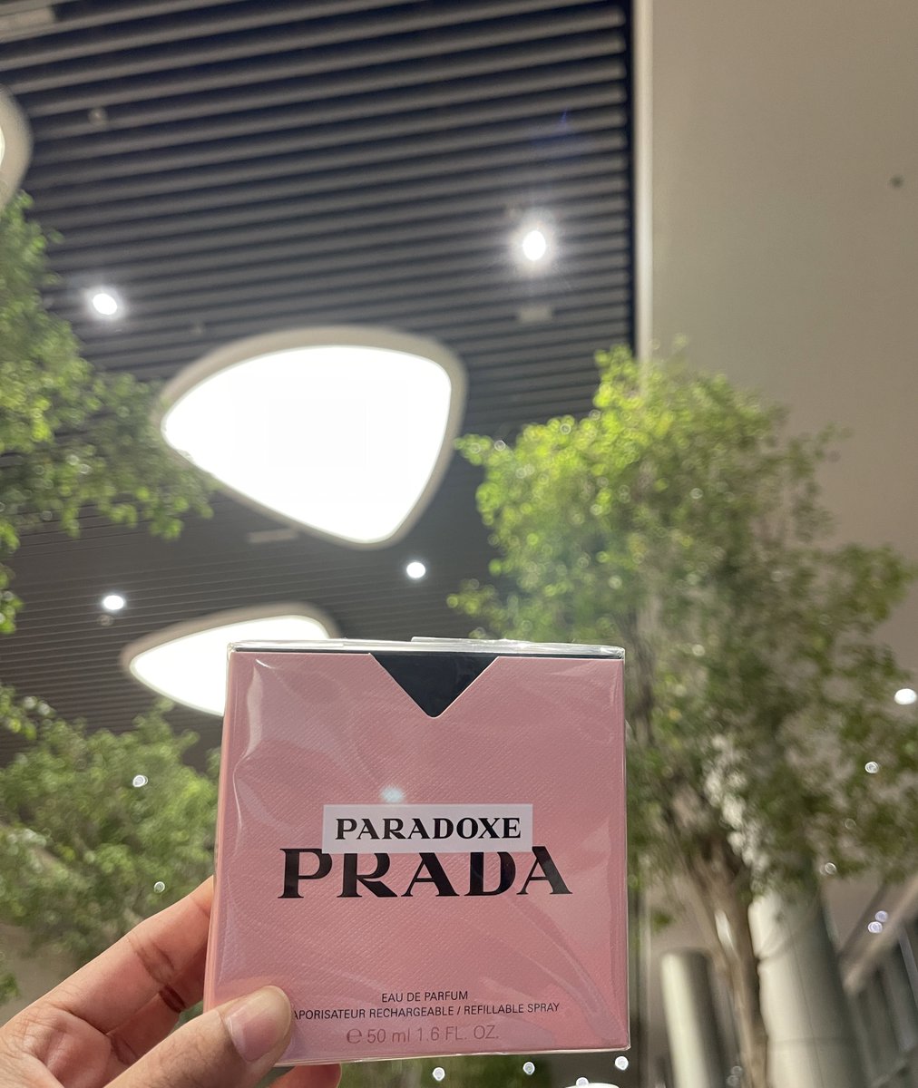 _KATI_L1485's tweet photo. ในที่สุดก็ซื้อก่อนกลับไทยจนได้ กลิ่นหอมสดชื่นมากค้าบ 💗
#PradaxWin 
#winmetawin @winmetawin https://t.co/wX0zrB4Sfq