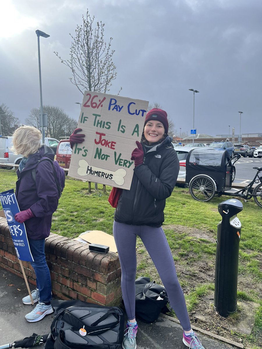 DrEmily_Kelly's tweet photo. #PayRestoration #JuniorDoctorsStrike @TheBMA @Doctors_Vote https://t.co/9EYEKtbV6q