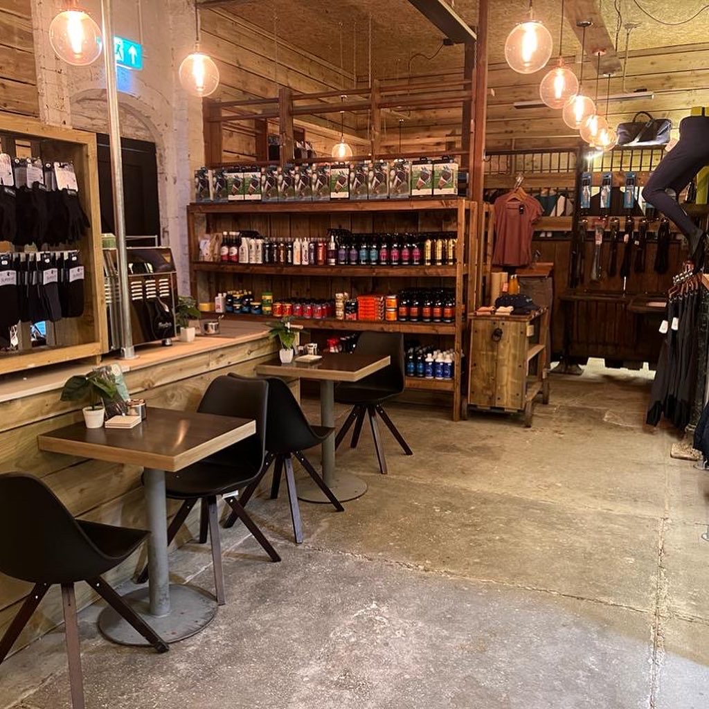 🇬🇧 Saddle Up and Ride are a tack store whose mission is to provide high quality and functional riding equipment. Sourcing the best that equestrian brands have to offer - This means they LOVE the Derriere Equestrian Padded Panty and Shorty ranges! Thank you!