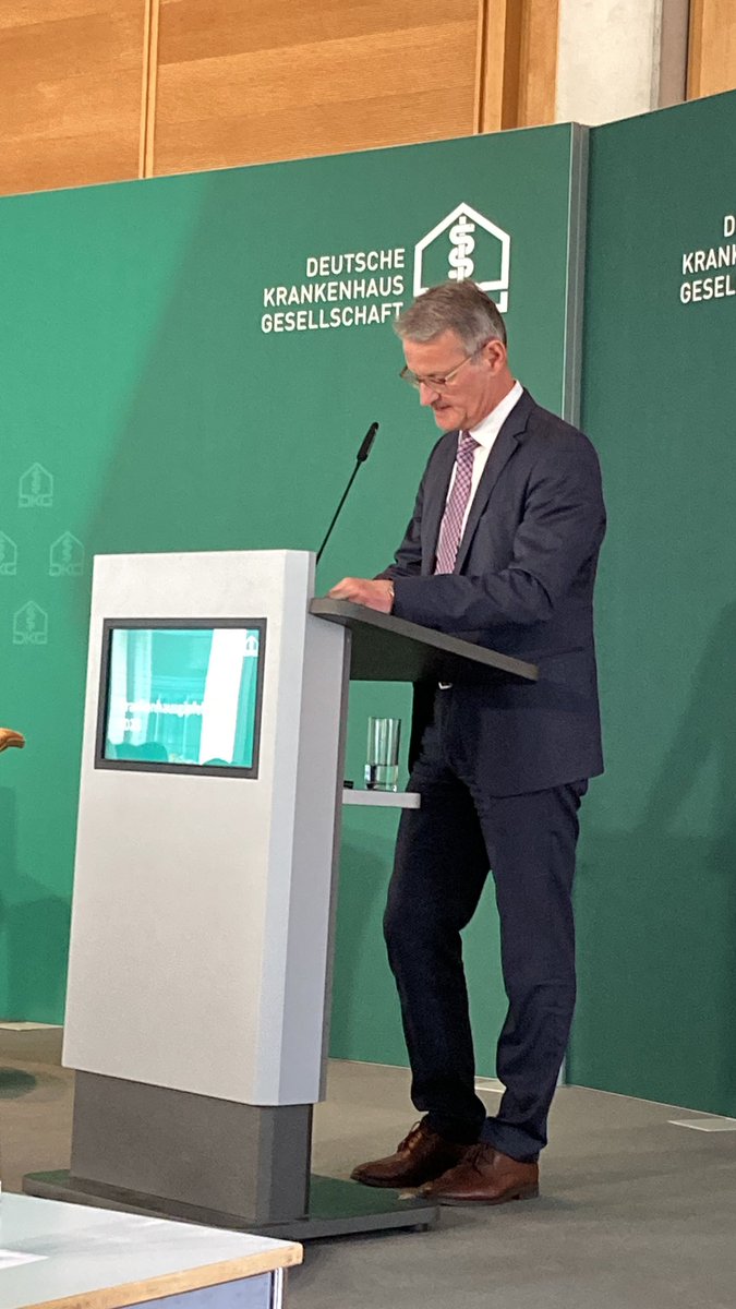 DKG (@dkgev) on Twitter photo „Wir haben große Sorge, dass die #Krankenhausreform Kliniken rettet, die es dann gar nicht mehr gibt.“ Dr. Gerald Gaß auf dem #Krankenhausgipfel Livestream: bit.ly/3FkYdAd <a href="/Karl_Lauterbach/">Prof. Karl Lauterbach</a> „Wir haben große Sorge, dass die #Krankenhausreform Kliniken rettet, die es dann gar nicht mehr gibt.“ Dr. Gerald Gaß auf dem #Krankenhausgipfel Livestream: bit.ly/3FkYdAd <a href="/Karl_Lauterbach/">Prof. Karl Lauterbach</a>