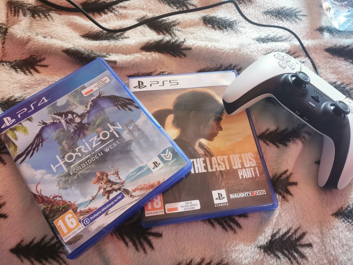 KrisNephilim's tweet photo. So I'm going to have busy times in the nearest future... 🥹🥰😍 #PlayStation5 #PS5 #TLOUPart1 #TLOURemake #HorizonForbiddenWest https://t.co/ouF8pGD01G