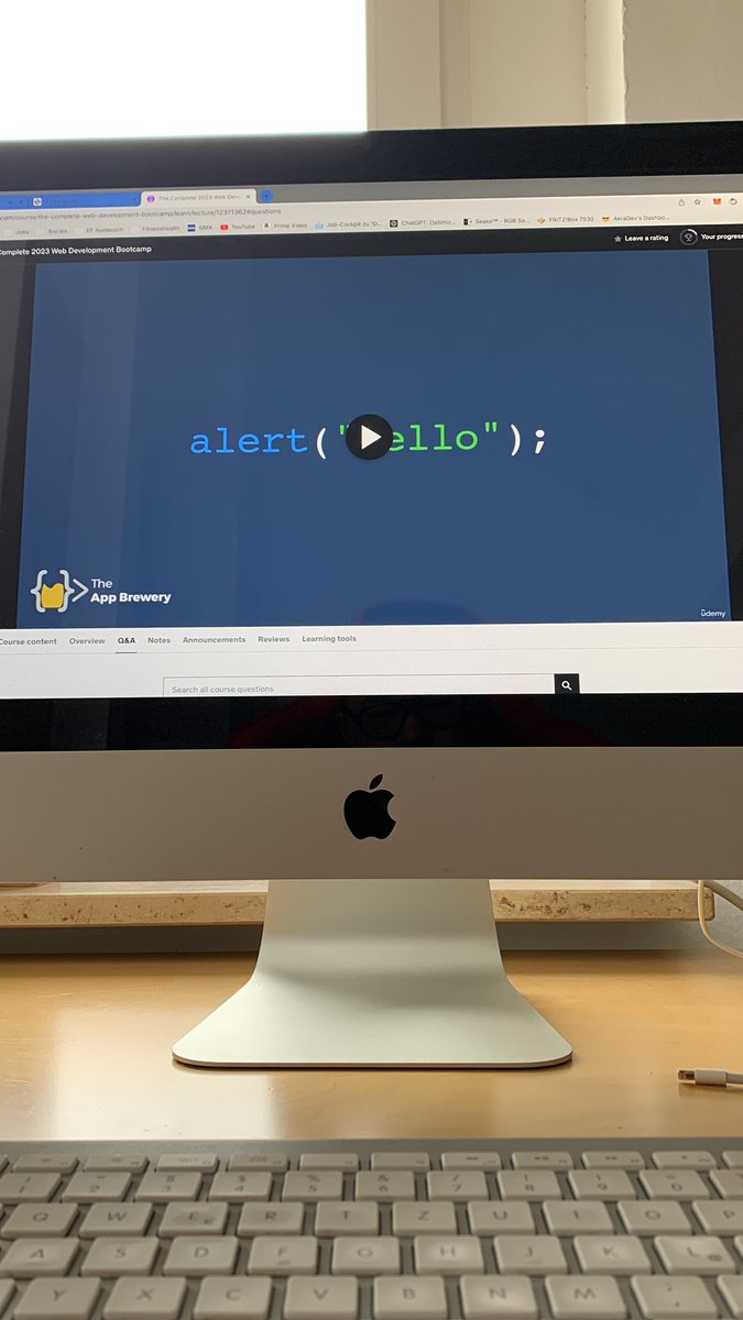 aki_tayarat's tweet image. Actually I’m a die-hard-procrastinator. But somehow #learninghowtocode doesn’t give me those hard feelings. Do y‘all feel the same?