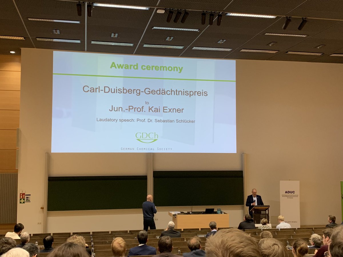 Gerade wird die Chemiedozententagung der <a href="/GDCh_aktuell/">GDCh</a> an der <a href="/tudresden_de/">TU Dresden</a> eröffnet. Der Carl-Duisberg-Gedächtnispreis wird an <a href="/ExnerKai/">Kai Exner</a> verliehen. #CDT2023