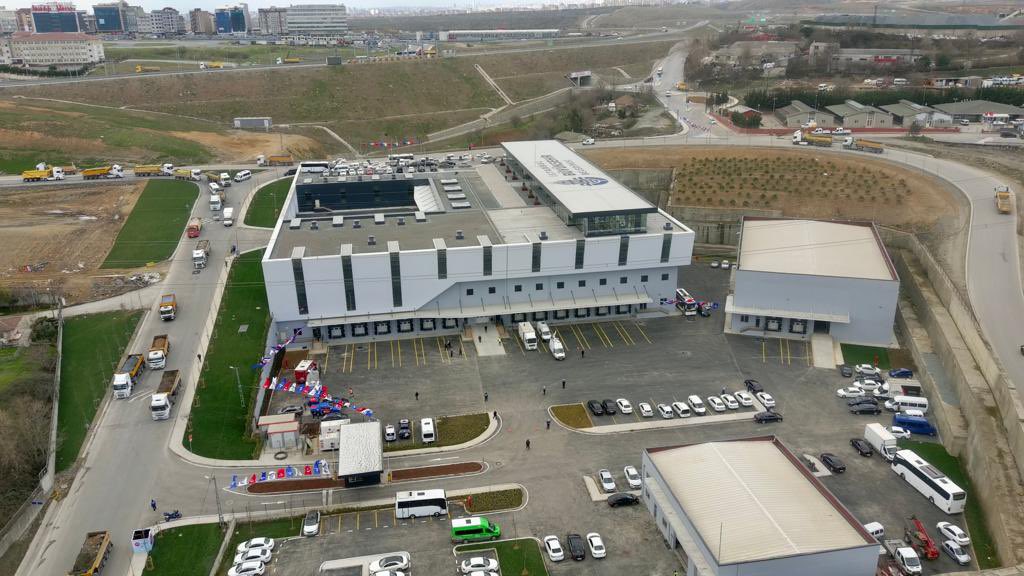 Tüm lojistik ihtiyaçlara yanıt verecek teknolojik alt yapıya sahip olarak hazırlanan, afet durumlarında da çok önemli bir hizmeti sağlayacak Sultangazi Cebeci Lojistik Merkezi'nin açılışını gerçekleştirdik. İstanbul’umuza hayırlı olsun. 
#300Günde300Proje