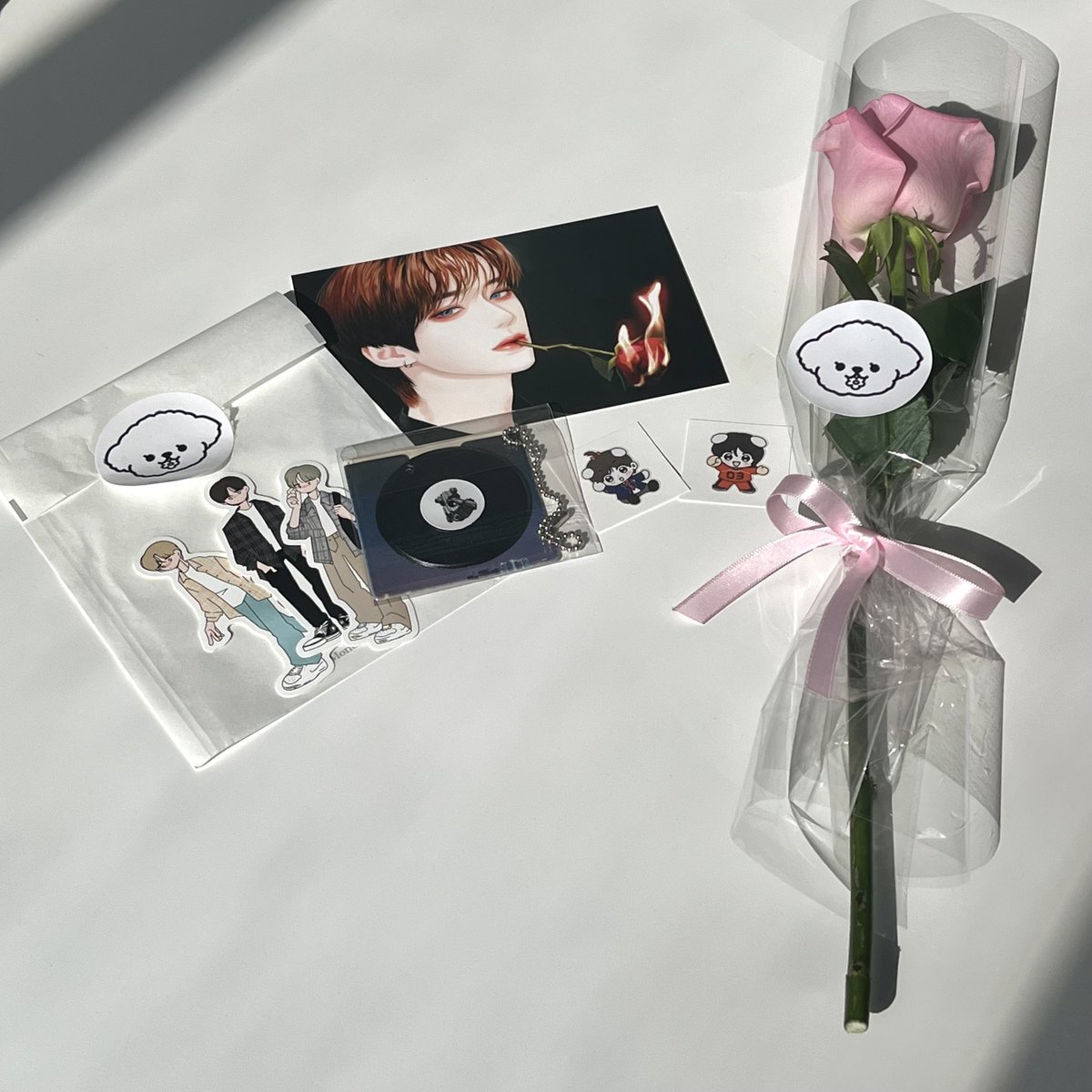 txt0913yz's tweet photo. 💐용산 주리플라워  

お花めっちゃかわいい！ボムギュのステッカーもかわいかった💗
#봄을물어온강아지
#Spring_puppy https://t.co/xaNv1XlqQj