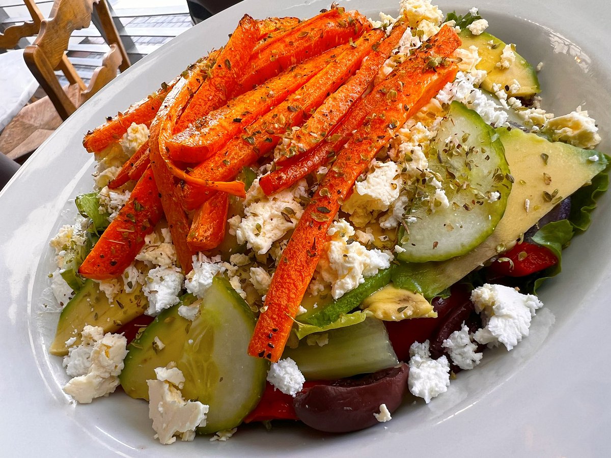 AverageSA_Blog's tweet photo. Salad 🥗 Heaven 🥕  #food https://t.co/2ogYyaVPSQ