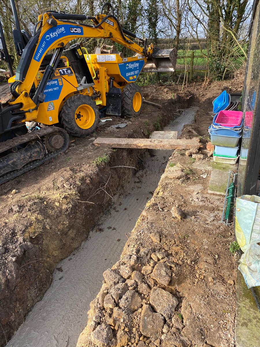 EstatesLmh's tweet photo. Some images of the Footings that have been dug in preparation for a large boundary wall 🧱 

This is going to look spectacular once it's complete. 

📌 Retford 

#Retford 
#builder 
#Groundworkers https://t.co/hcqQRPFYFz