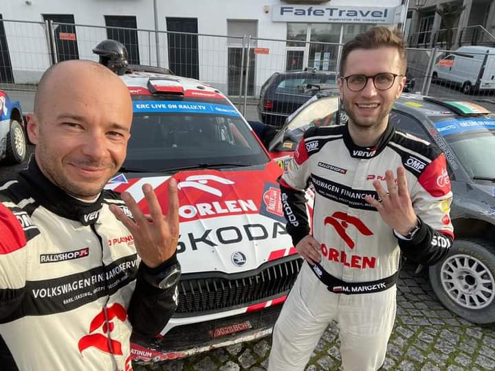 RaceSeven.com tweet media