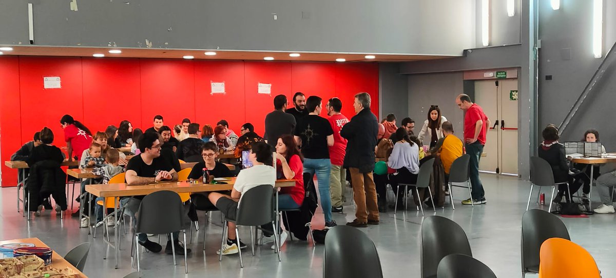oraculosurparla's tweet photo. Gracias por asistir ayer al evento organizado por ellas, ¡nuestras socias!
Nos lo hemos pasado genial con #rol #juegosdemesa y #MagicTheGathering con nuestras chicas a los mandos!
#8M2023 
Lleno completo de las actividades propuestas en @Juventud_Parla https://t.co/MS6HMJ275T