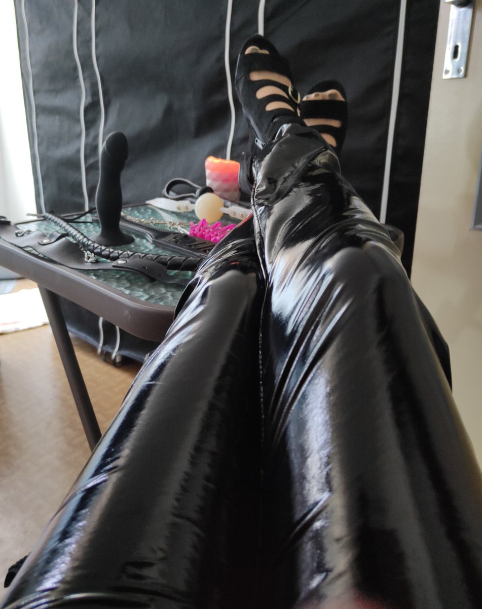 LadySithia's tweet photo. Ready to play with your weak mind😈
@dommes_rt @rt_feet @RTDoms @FootParadiseRT @RTSubby_ @rt_rampage5 @adults_RT @Scarlett_mudpup @Switch26126210 @findomWoR  @RtSlave_Dommes @Feetopia @rtfeetslave1 @CuriousFindomme @rtslv774 @RTLOSER femdom findom online session feet pvc fetish https://t.co/kCIBWpJtX7