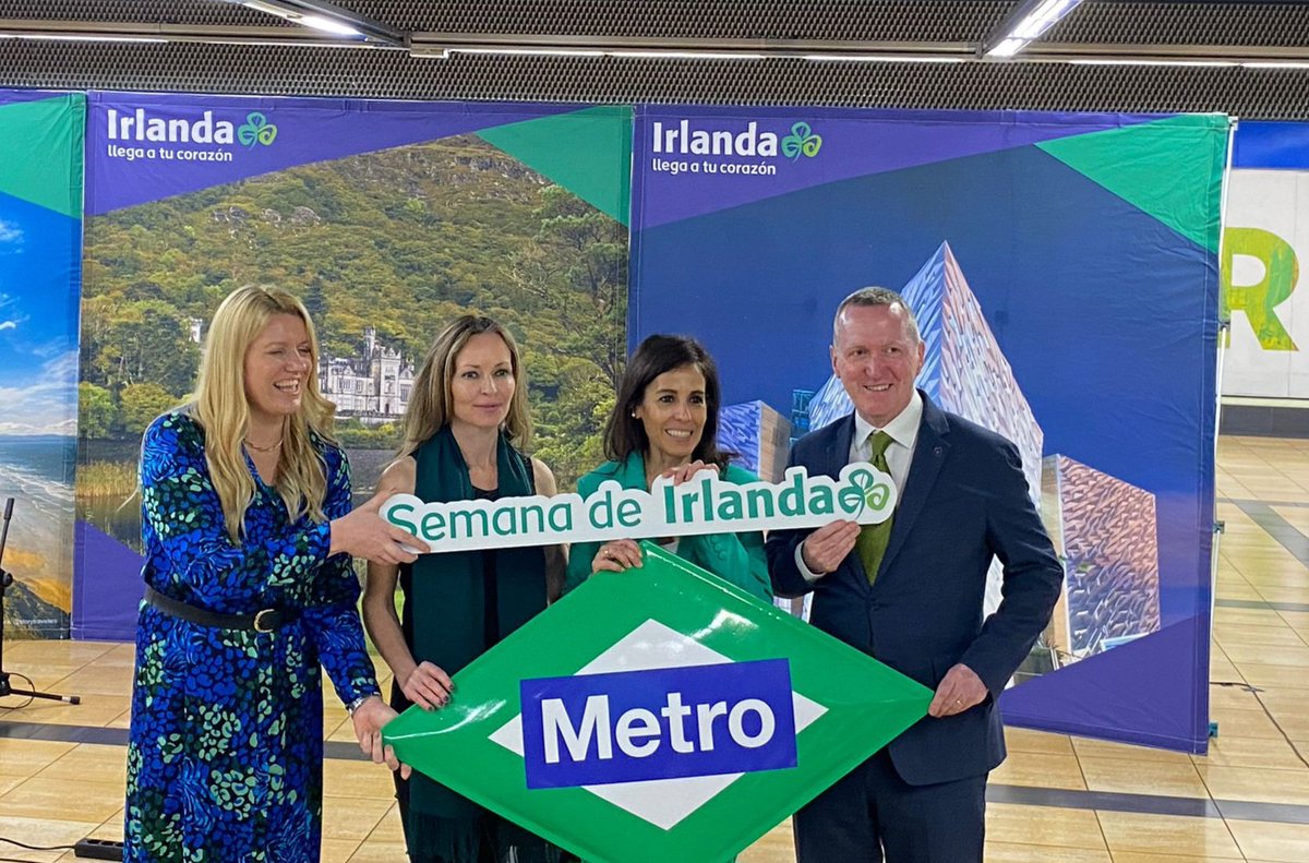 IrlEmbMadrid's tweet photo. It's officially #SemanaDeIrlanda with @descubreirlanda and @metro_madrid An amazing performance by @Sharon_Corr to start the #SanPatricio festivities this morning! Look out for more Irish music and dance by @UCDDanceSoc in the Metro this week ☘️ 🇮🇪 https://t.co/0z29EFQKfl