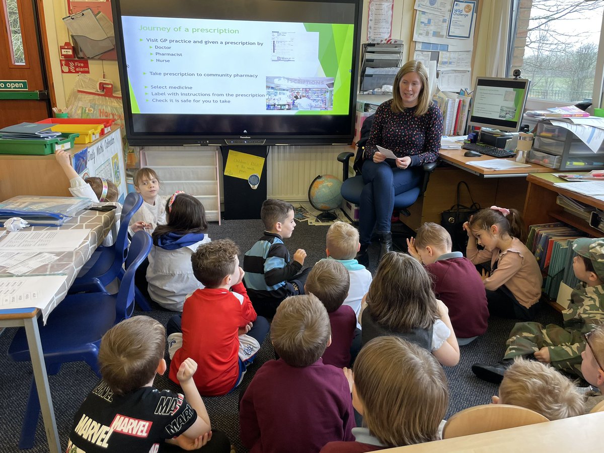 crosshill_ps's tweet photo. We had a great visit from Mrs Dunlop today, who taught us what a pharmacist is and all the different things that they do. We learned about the special skills and knowledge that you need to have to be a pharmacist. #crosshillclass1 @STEMLearningUK #sacSTEM https://t.co/5SnoL1bNT9
