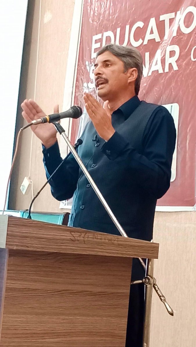 PaharpurPpp's tweet photo. ٹرائیبل سٹوڈنٹس آرگنائزیشن کی طرف سے آج بروز  سوموار بتاریخ 13 مارچ کو سٹی کیمپس میں ایجوکیشن سیمنار کا انعقاد کیا گیا جس میں بطور چیف گسٹ سابق ایم پی اے جناب @ahmadkundi نے شرکت کی اور  آئینی حقوق اورخیبر پختونخوا کے قدرتی وسائل پر  سٹوڈنٹ کے سوالوں کے جواب دیے@fkkundi @PppDera https://t.co/TdxdLCA3z5