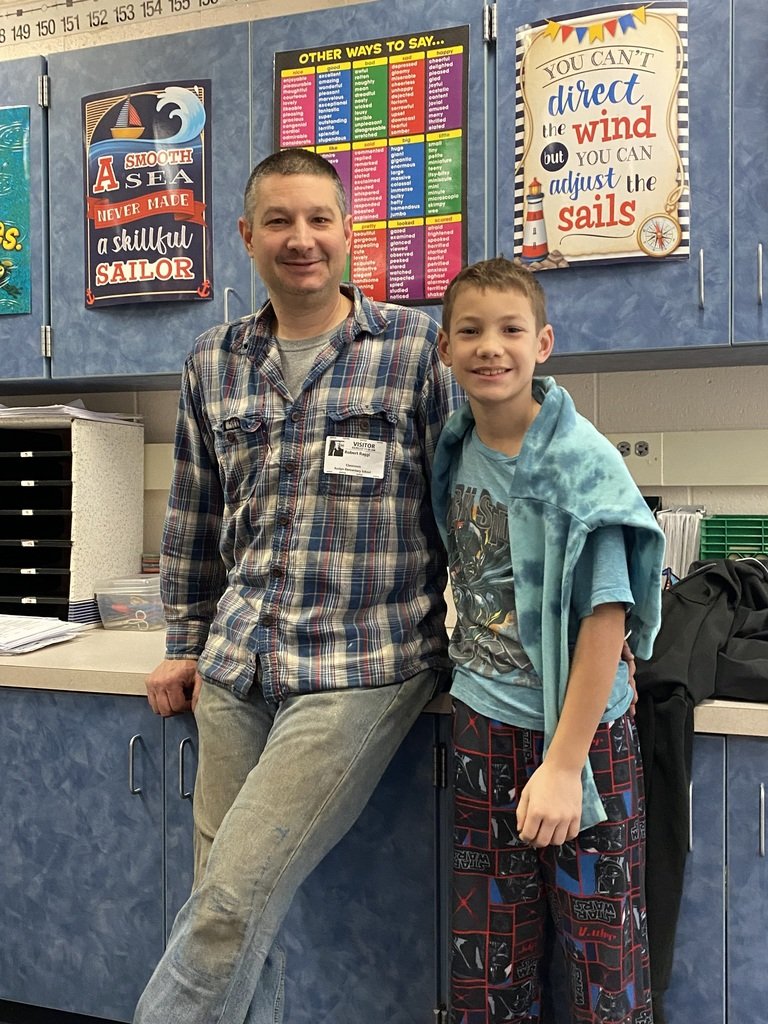 AbingtonSchools's tweet photo. Mrs. Fatovic's 4th glade class at Roslyn Elementary School enjoyed a special visit from master electrician, Robert Raggi, last week. He spoke to her class about the electrical trade and taught the students how to construct series and parallel circuits. #ASDProud #ASDPathways https://t.co/4hvezzpQCF