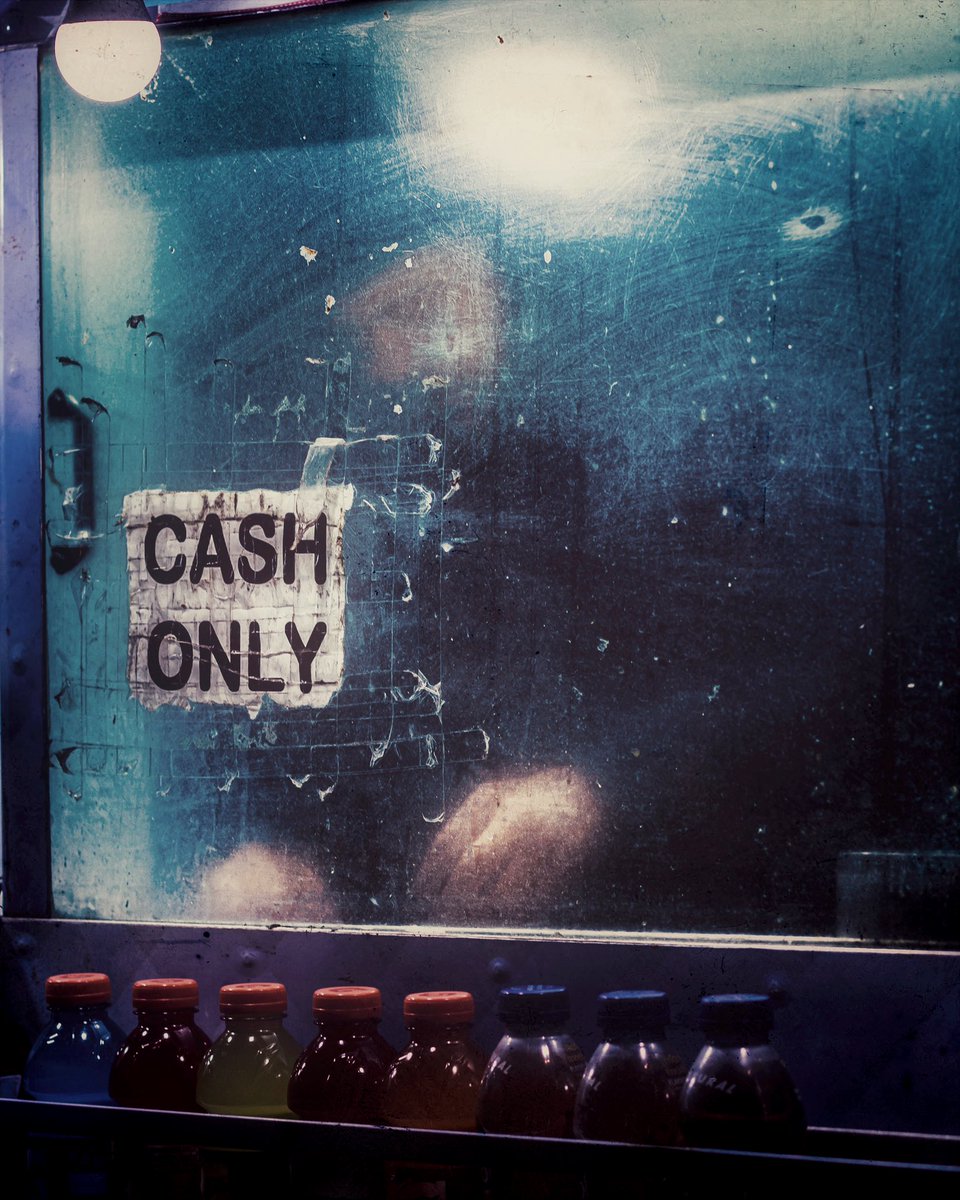 ca$h only #NYC 

#streetphotography #NewYorkCity